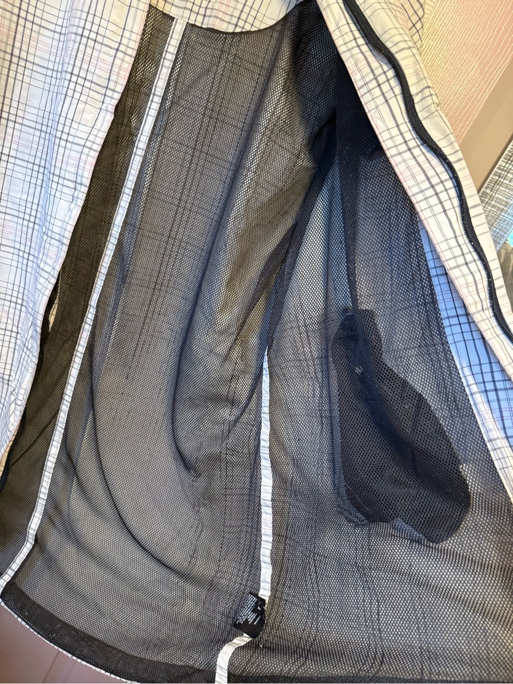 Helly Hansen White Plaid Shell Wind and Rain Coat - Picture 9 of 10